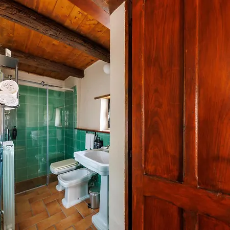 Casa Delicato - - - Ospitalità *