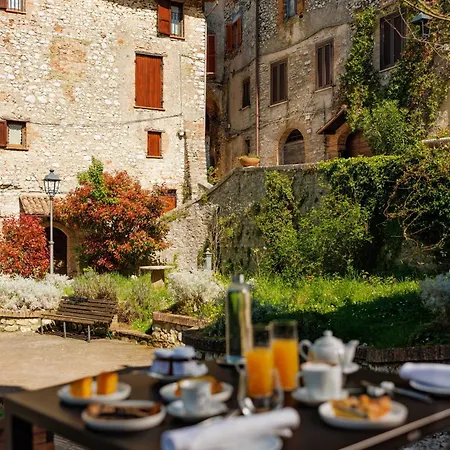 Casa Delicato - - - Ospitalità Contigliano